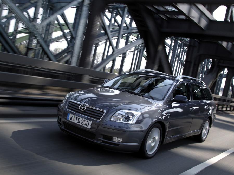  Toyota Avensis Wagon 2003 года  (фото 61 из 76)
